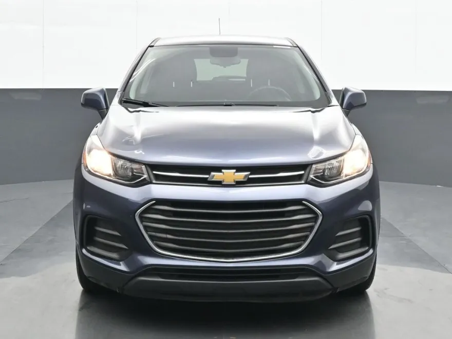2019 Chevrolet Trax LS photo 1