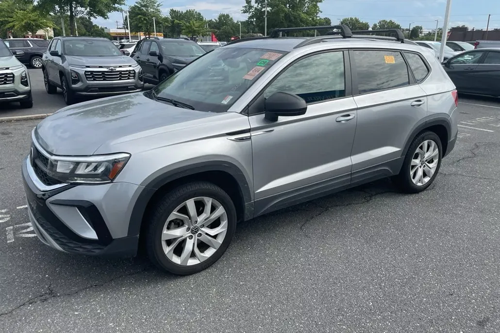 2023 Volkswagen Taos S photo 1