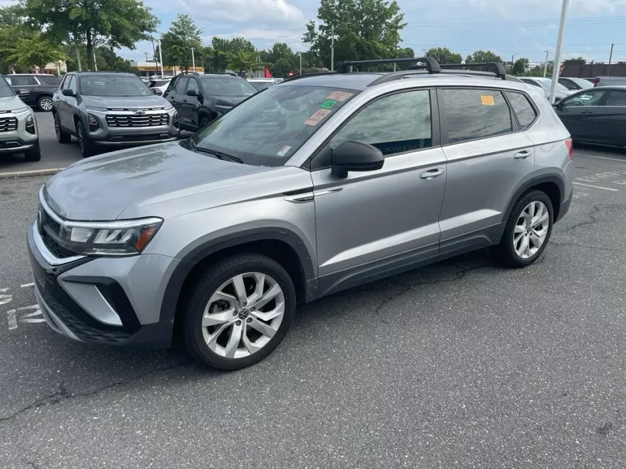 2023 Volkswagen Taos S photo 1