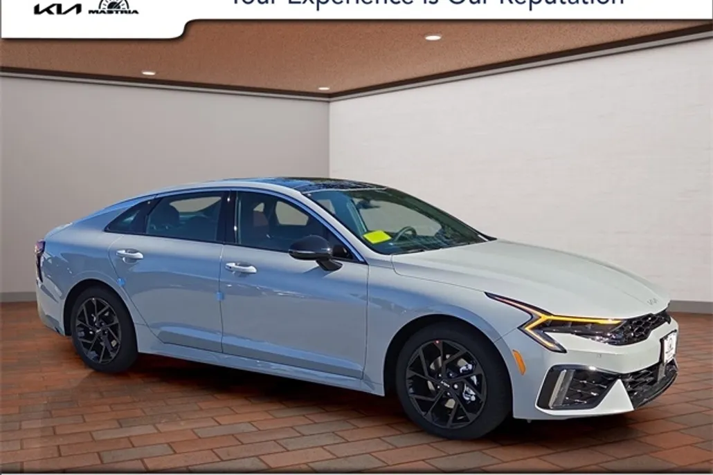 2026 Kia K5 GT-Line photo 1