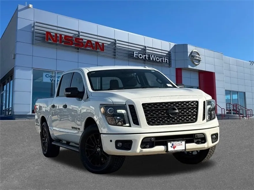 2018 Nissan Titan SV photo 1