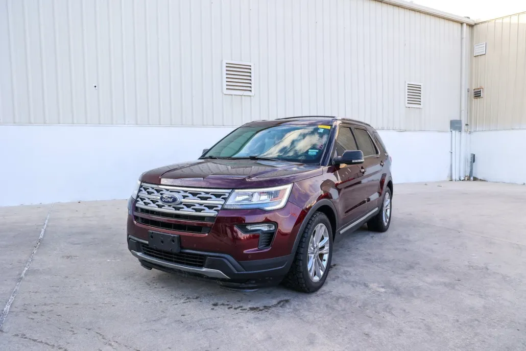 2019 Ford Explorer XLT photo 1