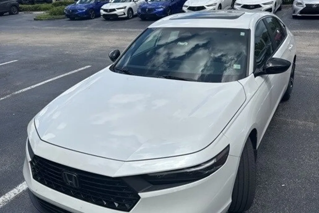 2023 Honda Accord Hybrid Sport photo 1