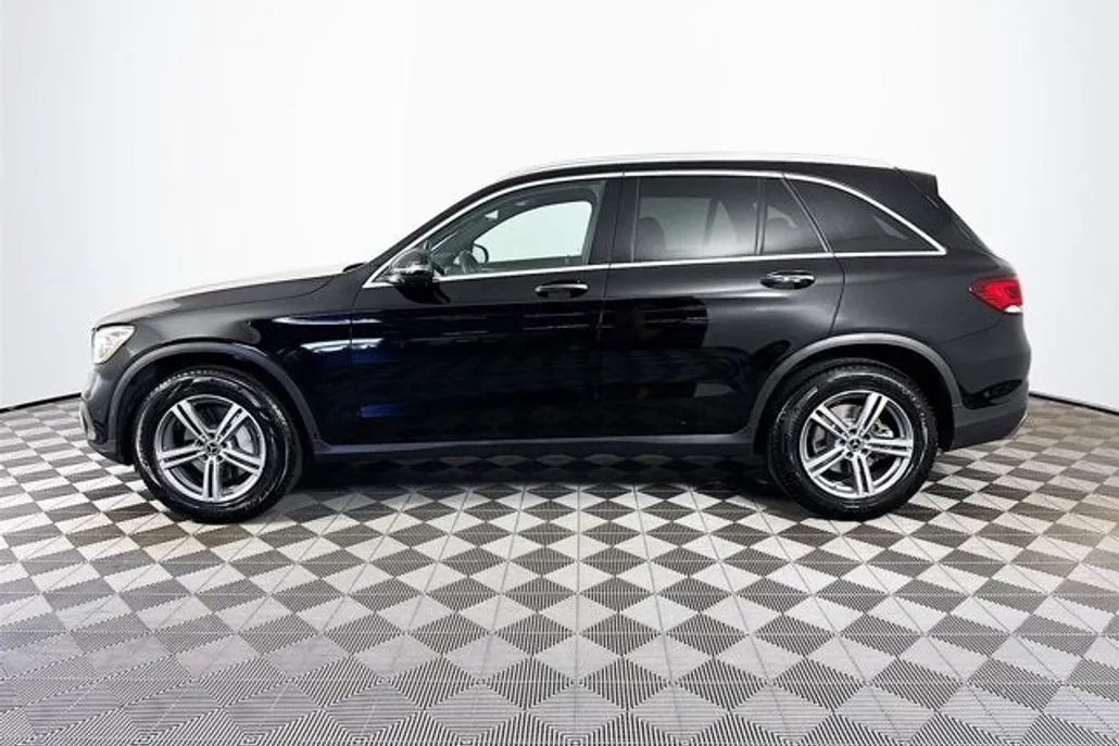 2022 Mercedes Benz GLC 300 photo 1