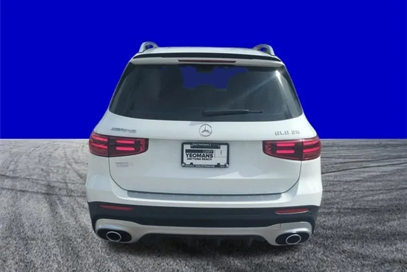 2025 Mercedes Benz GLB 35 AMG 4MATIC photo 1