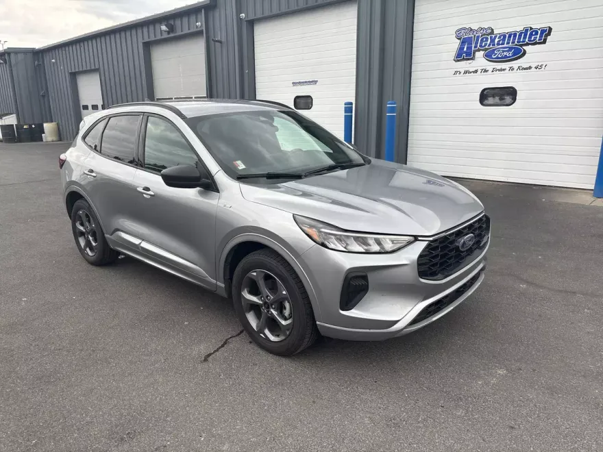 2024 Ford Escape ST-Line photo 1