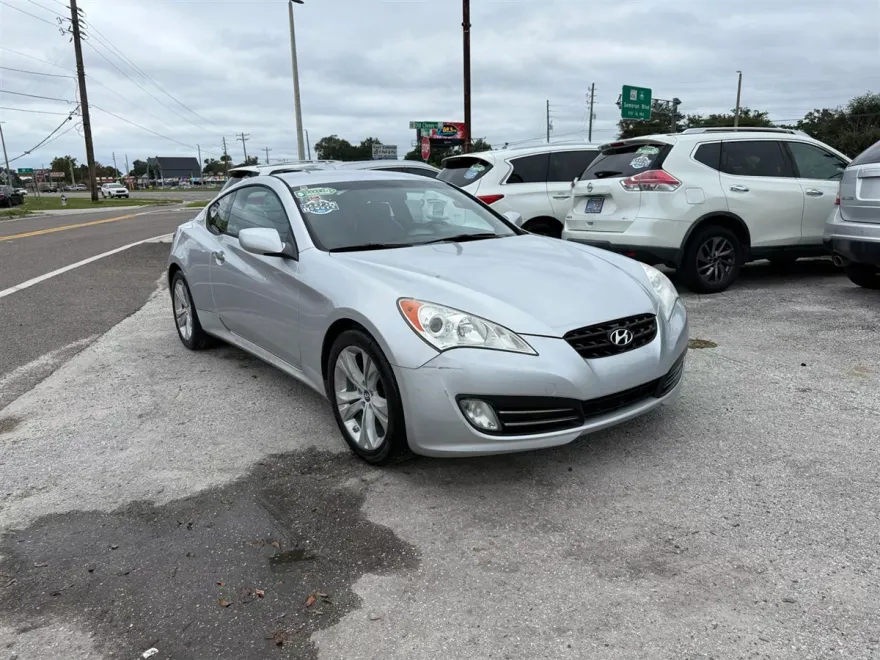 2010 Hyundai Genesis Coupe 3.8 photo 1