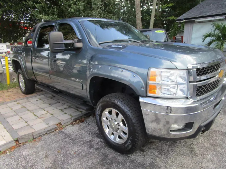 2012 Chevrolet Silverado 2500HD LT photo 1