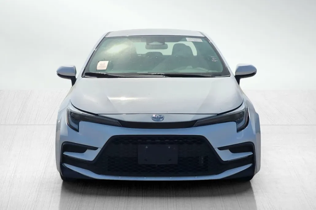 2024 Toyota Corolla SE photo 1