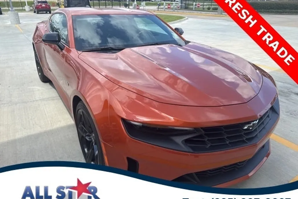 2024 Chevrolet Camaro Coupe 2LT photo 1