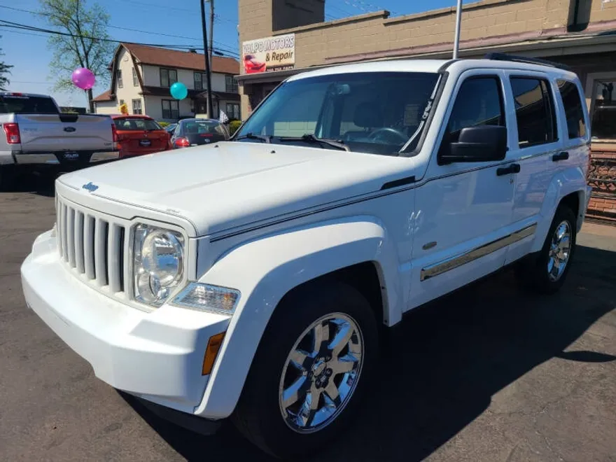 2012 Jeep Liberty Sport photo 1