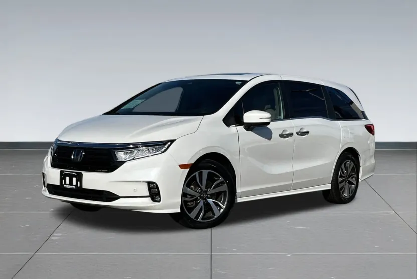 2023 Honda Odyssey Touring photo 1