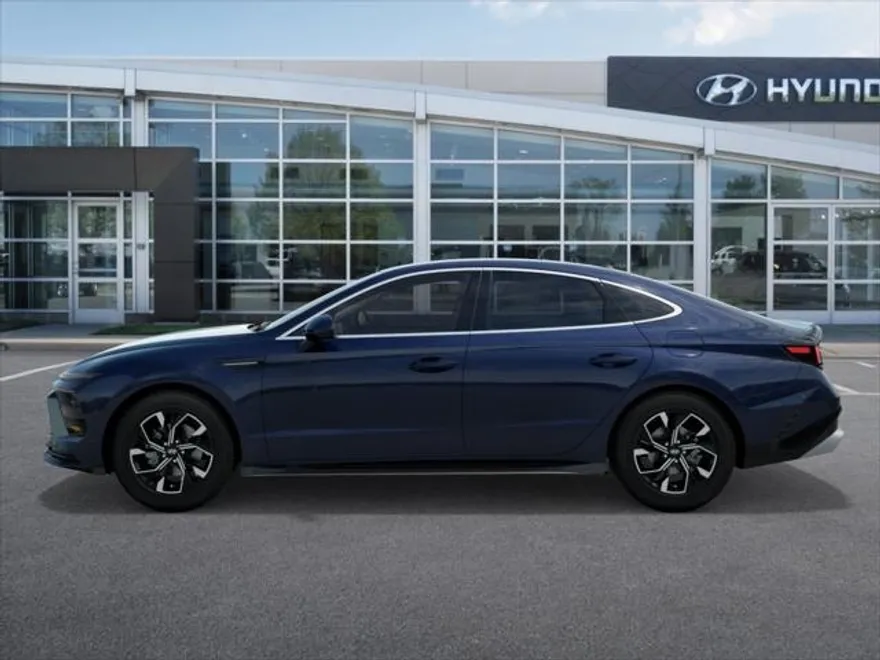 2025 Hyundai Sonata SEL photo 1
