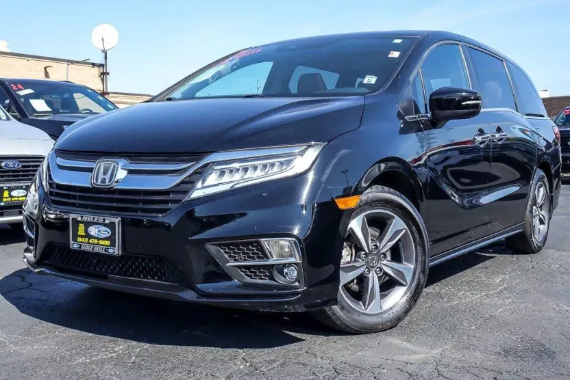 2018 Honda Odyssey Touring photo 1