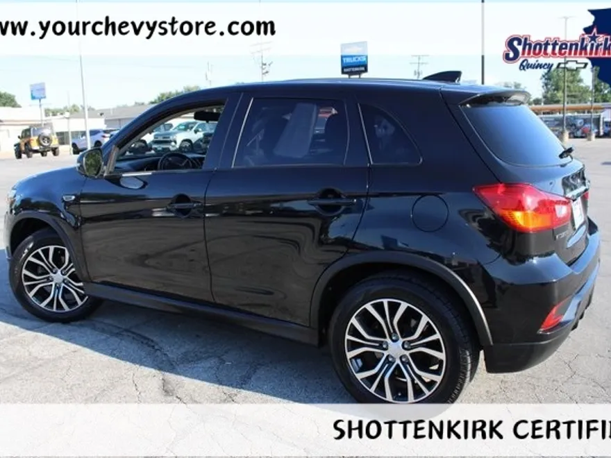 2019 Mitsubishi Outlander Sport ES photo 1