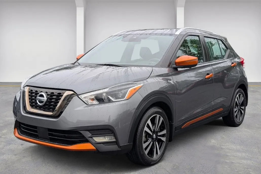 2020 Nissan Kicks SR photo 1