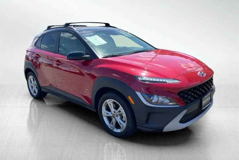 2022 Hyundai Kona SEL photo 1