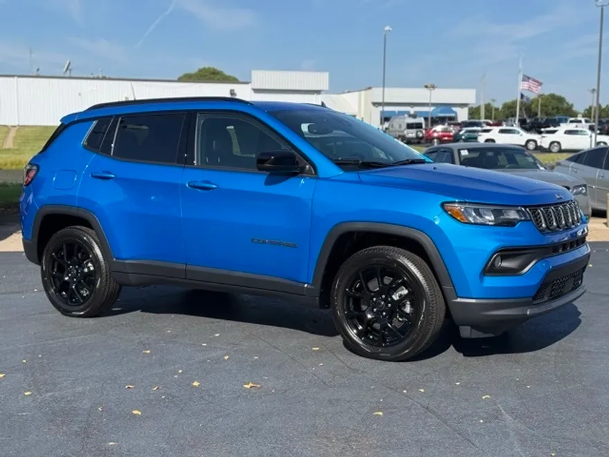 2025 Jeep Compass North Edition Latitude photo 1