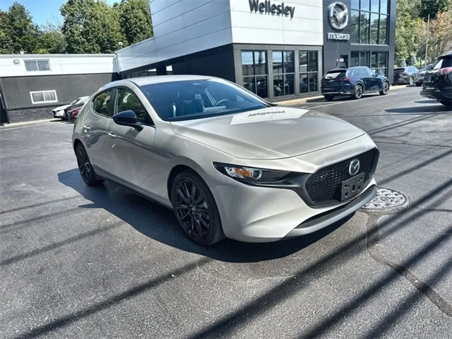2025 Mazda Mazda3 2.5 Select Sport photo 1