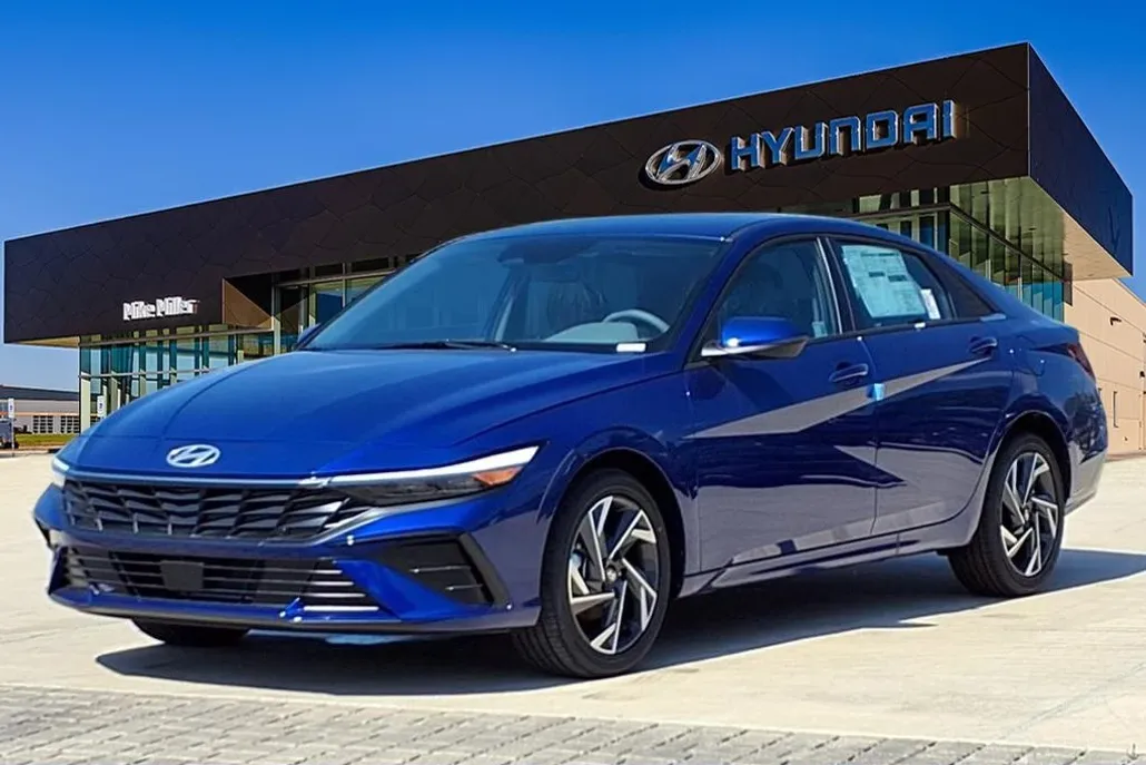 2025 Hyundai Elantra SEL Convenience photo 1