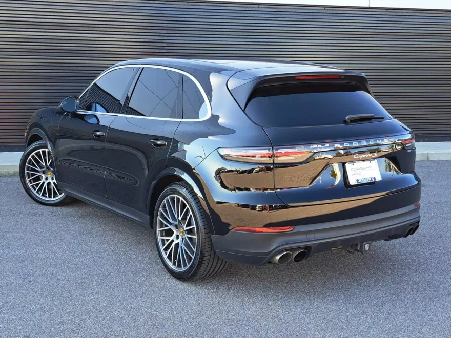 2020 Porsche Cayenne S photo 1