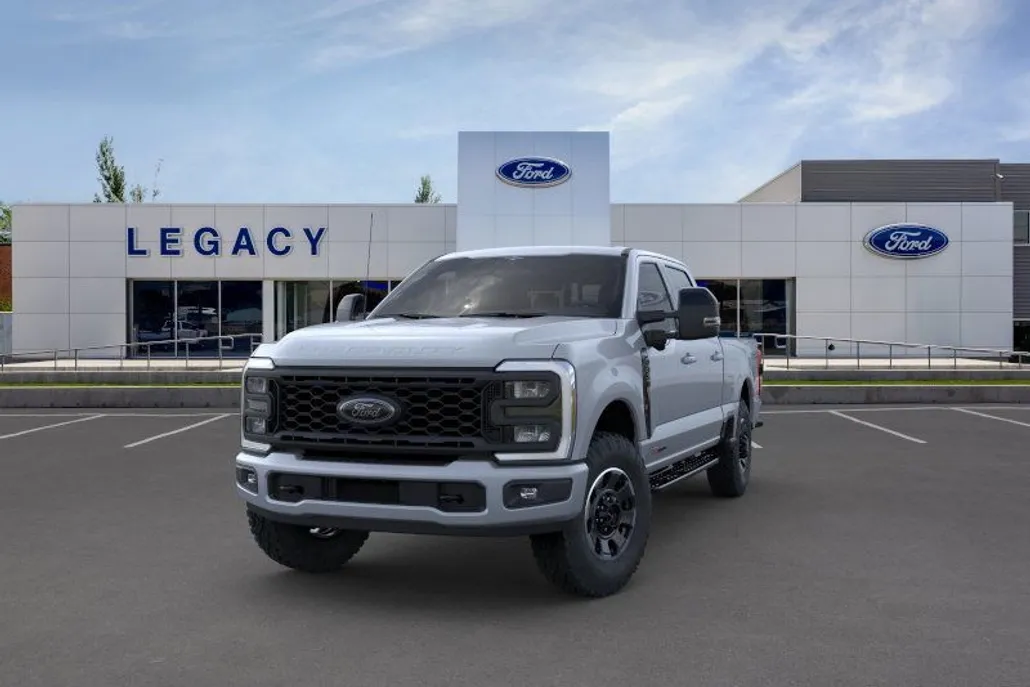 2025 Ford F-350 Lariat photo 1