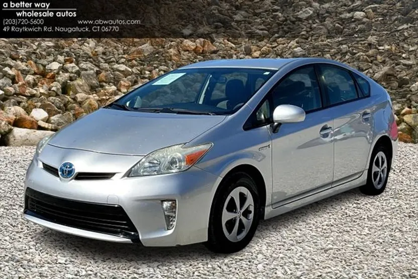 2013 Toyota Prius Three photo 1