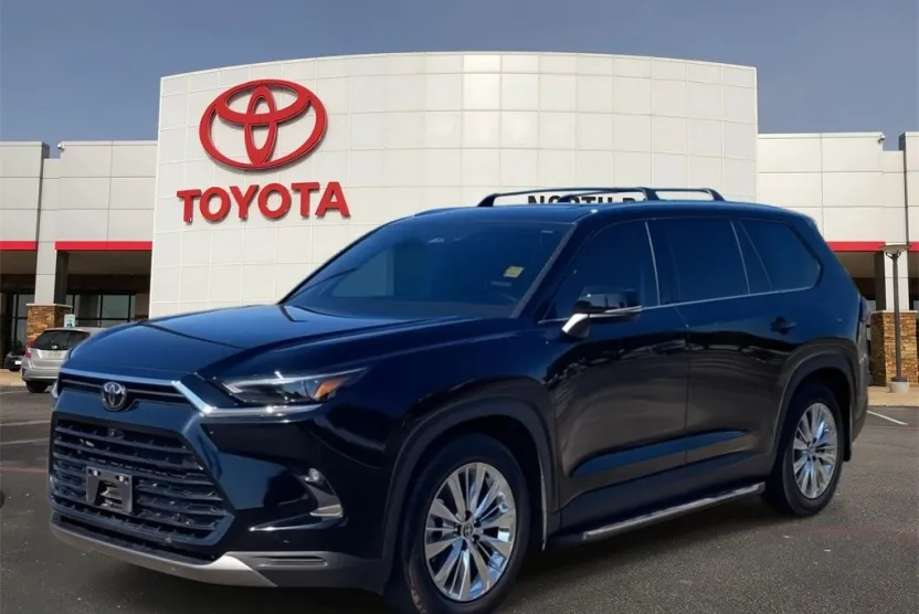 2025 Toyota Grand Highlander Platinum photo 1