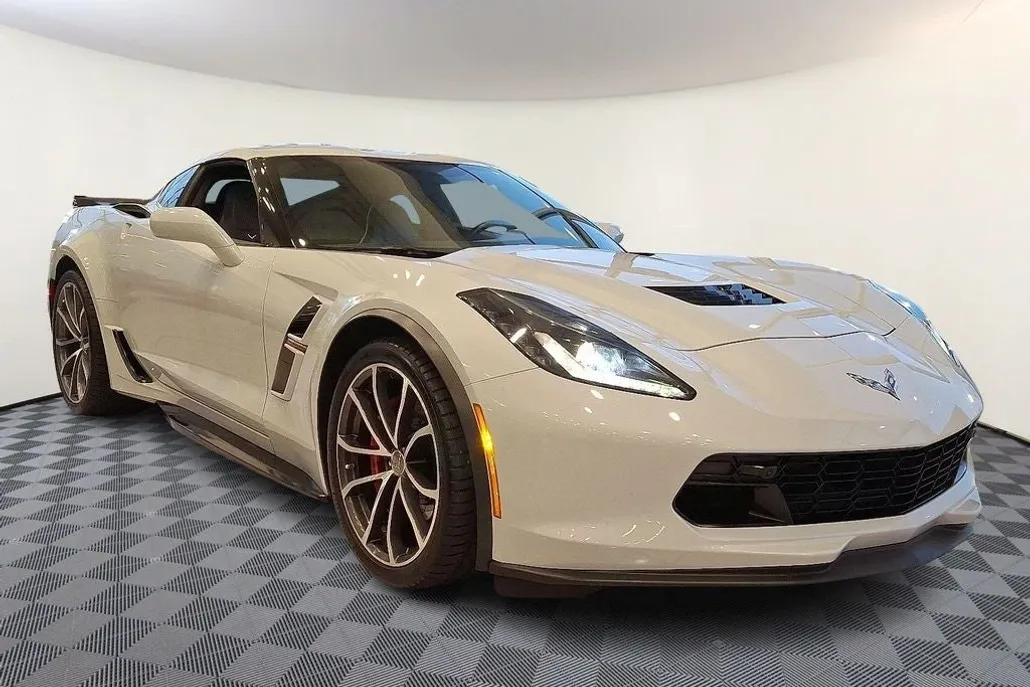 2018 Chevrolet Corvette Grand Sport 2LT photo 1