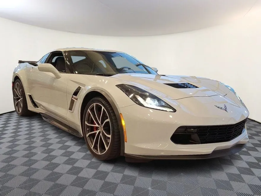 2018 Chevrolet Corvette Grand Sport 2LT photo 1