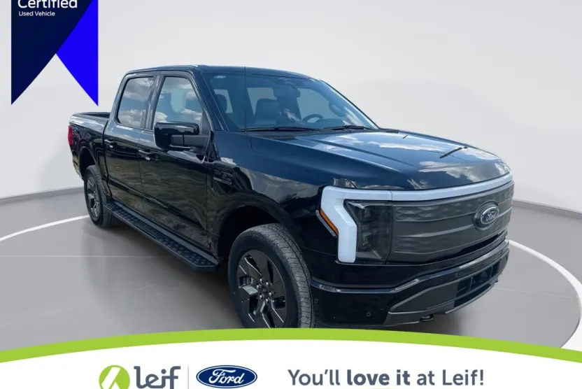 2023 Ford F-150 Lightning Lariat photo 1