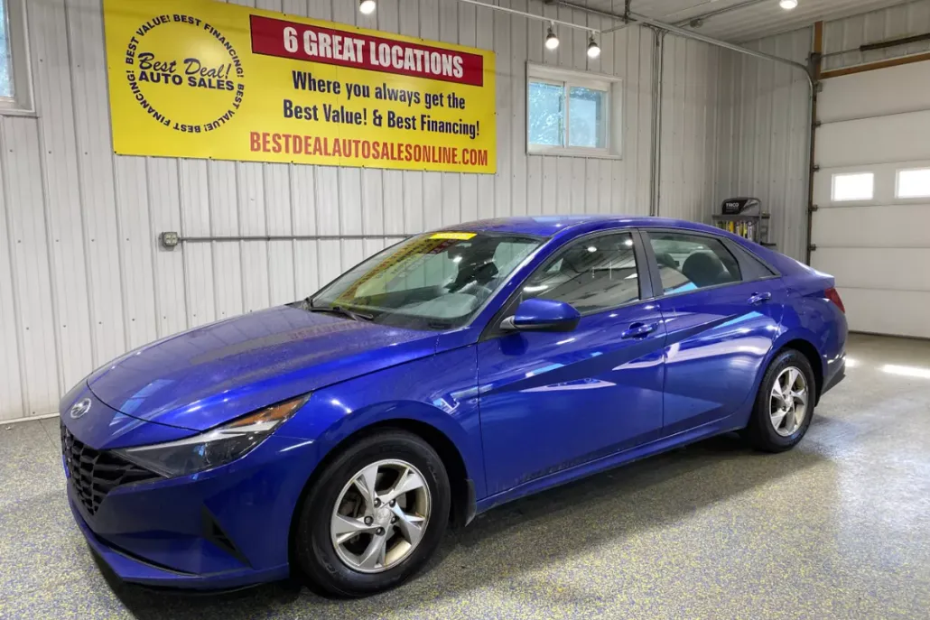 2022 Hyundai Elantra Base photo 1