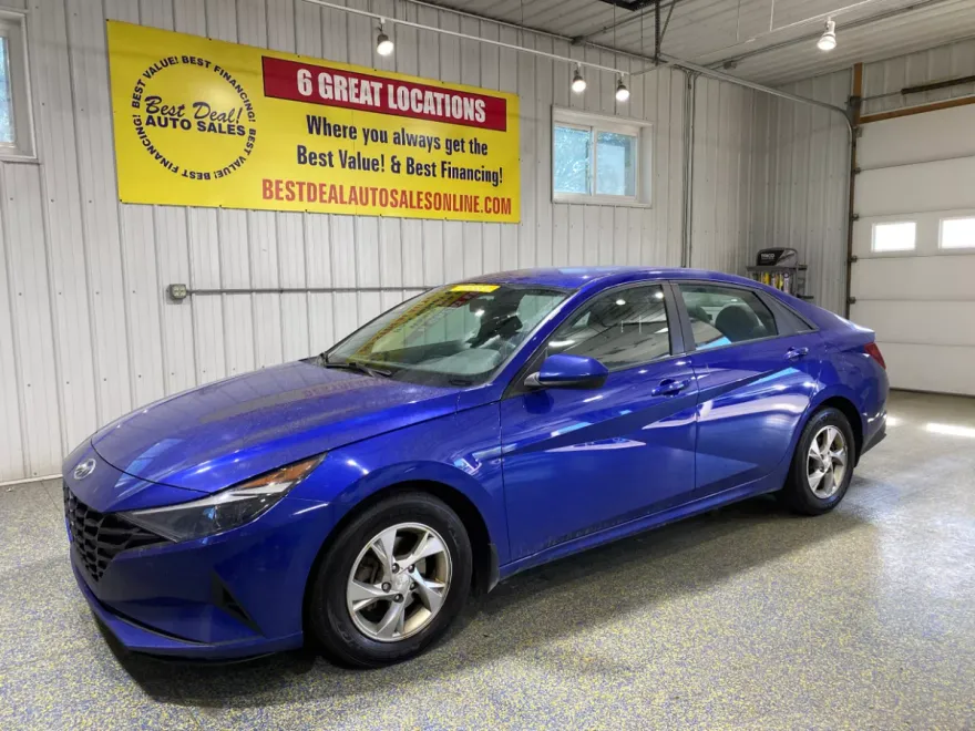 2022 Hyundai Elantra Base photo 1