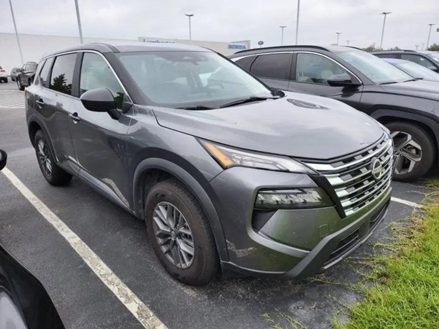 2024 Nissan Rogue S photo 1