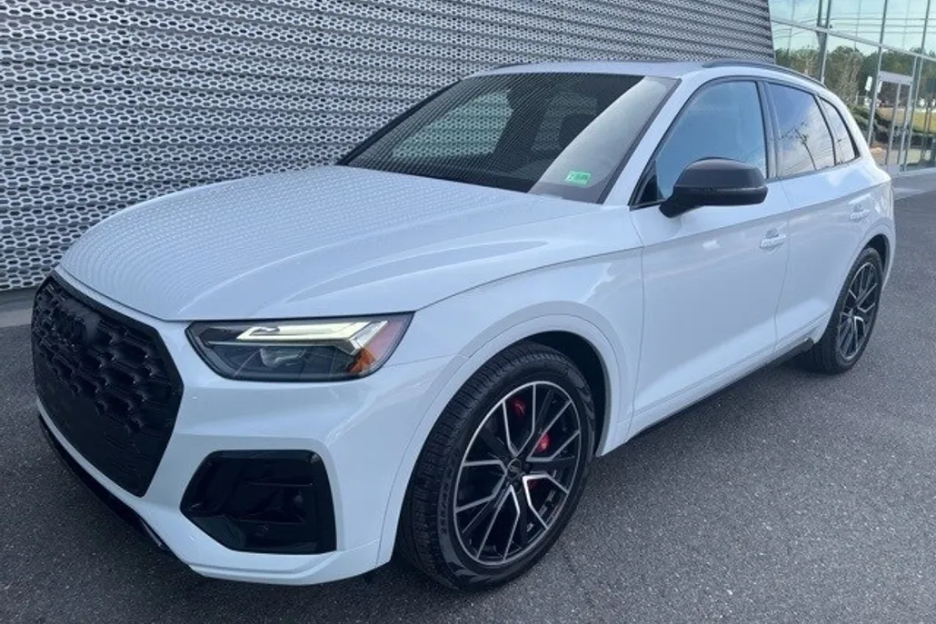 2025 Audi SQ5 Premium Plus photo 1