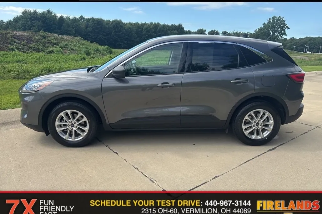 2022 Ford Escape SE photo 1