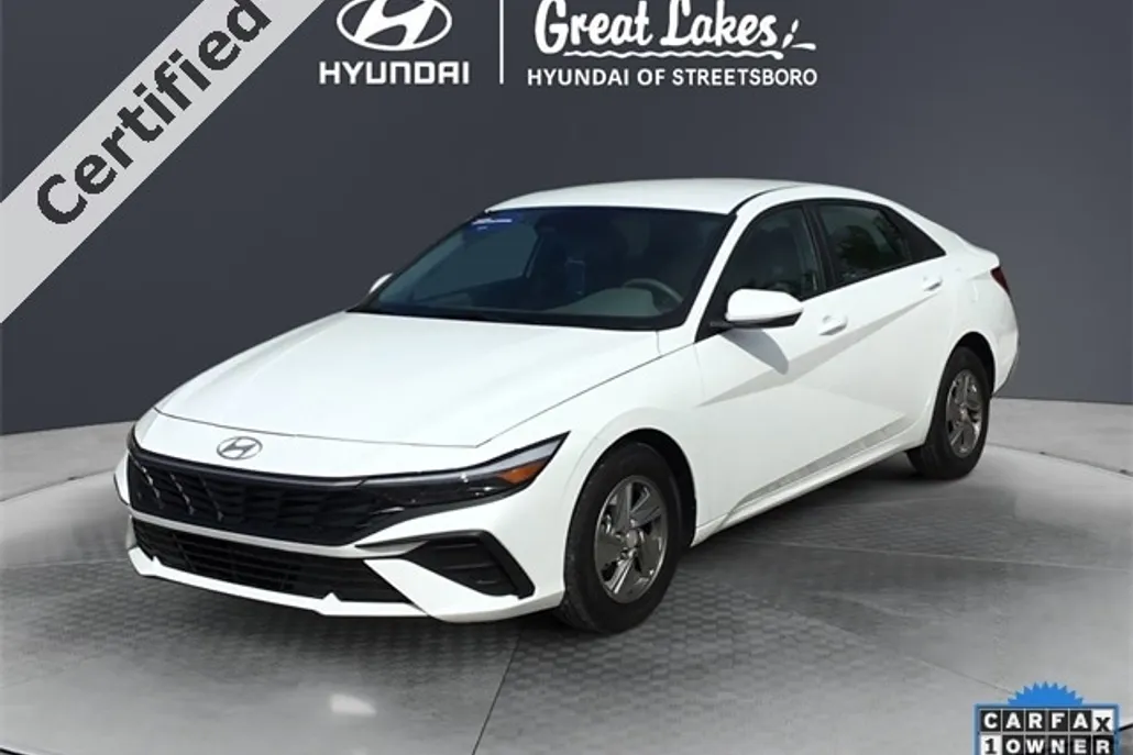 2025 Hyundai Elantra SE photo 1