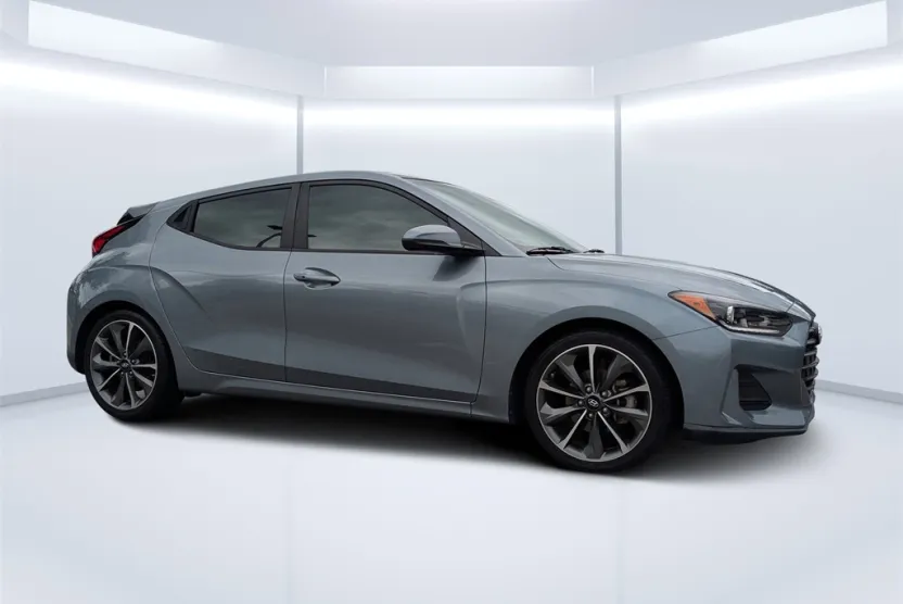 2020 Hyundai Veloster 2.0L Premium photo 1