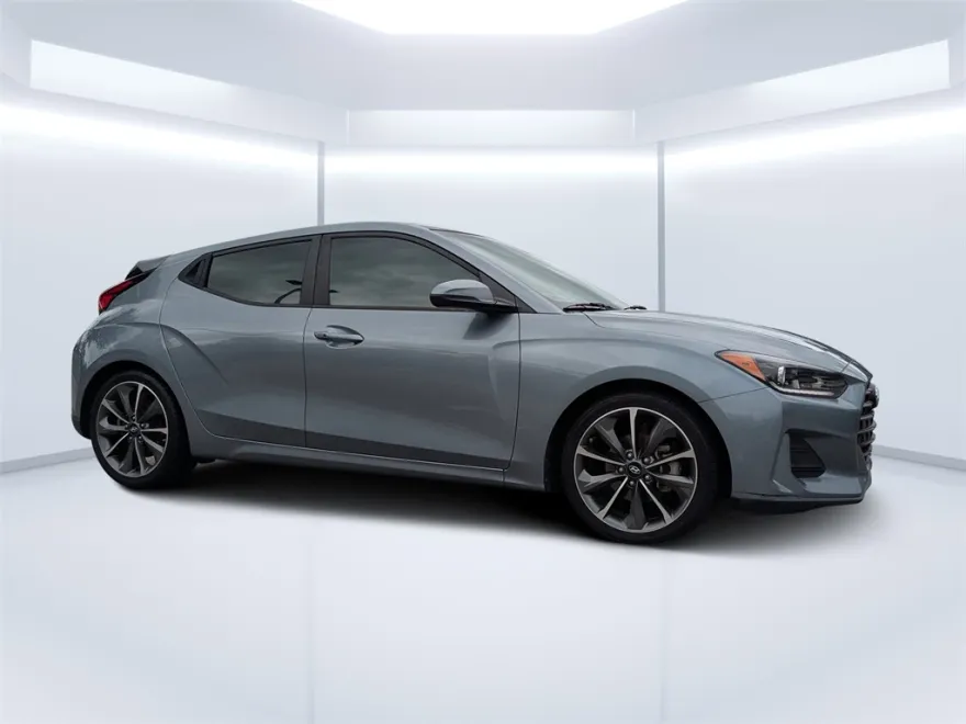 2020 Hyundai Veloster 2.0L Premium photo 1