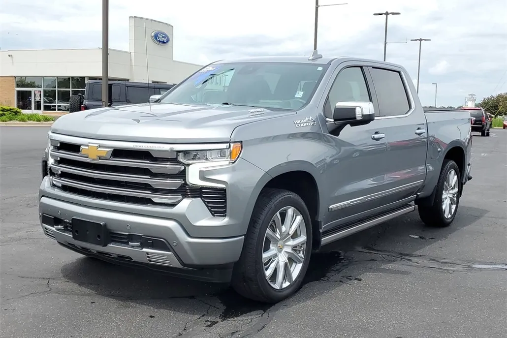 2024 Chevrolet Silverado 1500 High Country photo 1