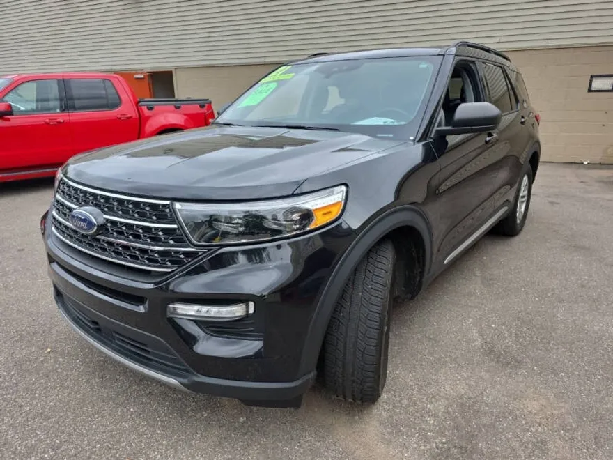 2021 Ford Explorer XLT photo 1