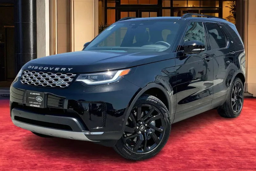 2025 Land Rover Discovery S photo 1