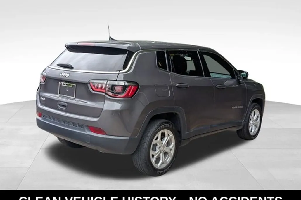 2024 Jeep Compass Sport photo 1