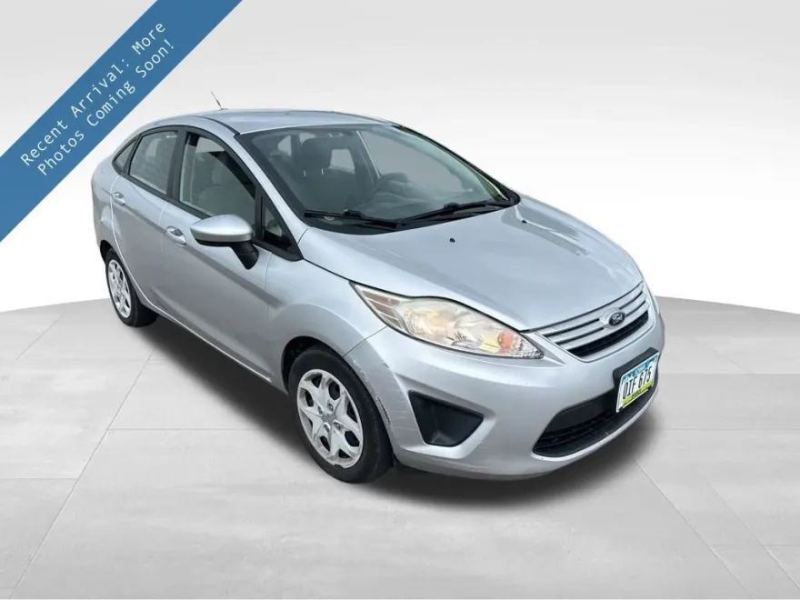 2013 Ford Fiesta S photo 1
