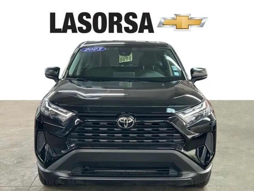 2023 Toyota RAV4 LE photo 2