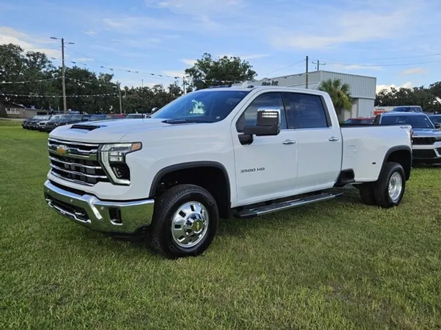 2025 Chevrolet Silverado 3500HD LTZ photo 1