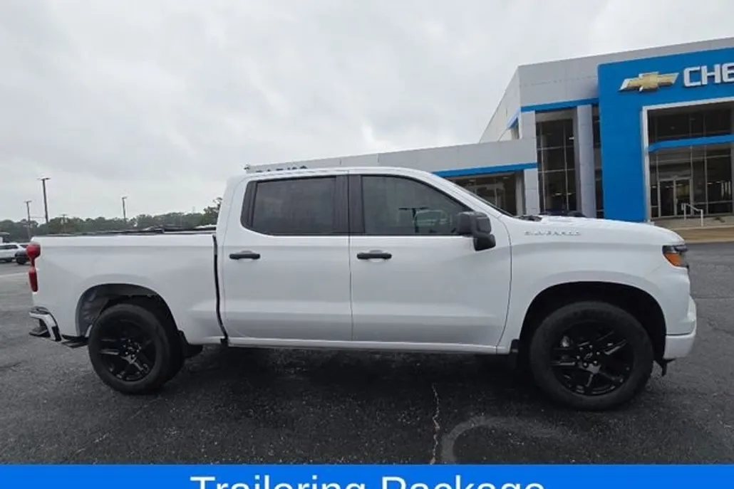 2026 Chevrolet Silverado 1500 Custom photo 1