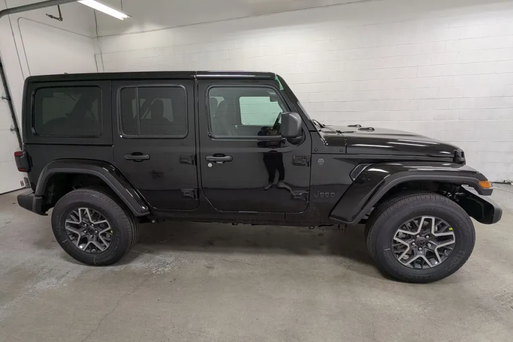 2025 Jeep Wrangler Sahara photo 1