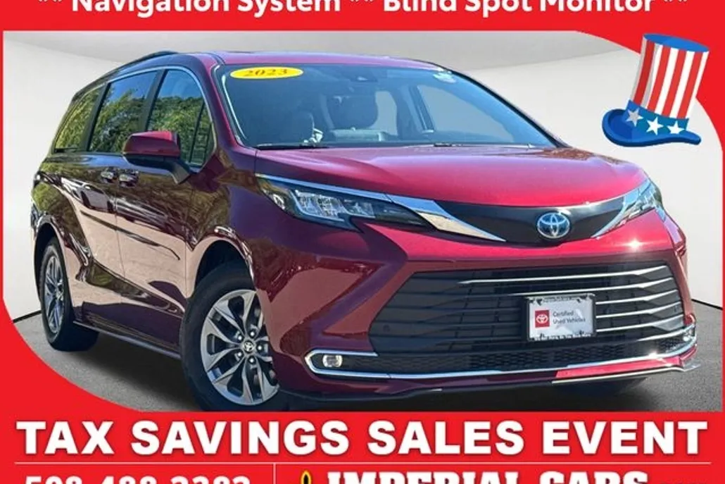 2023 Toyota Sienna XLE photo 1