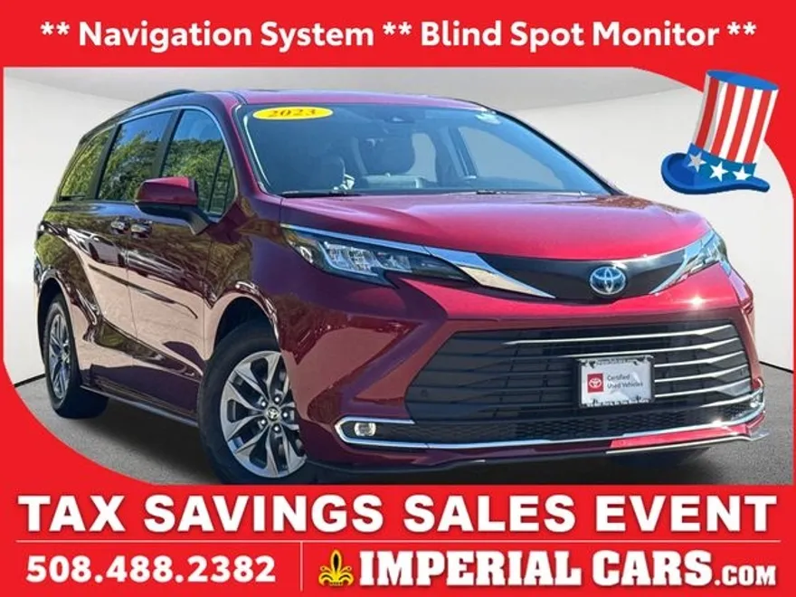 2023 Toyota Sienna XLE photo 1